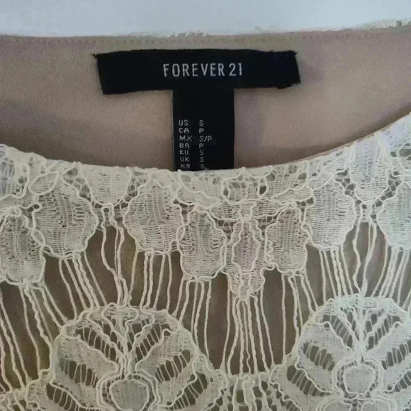 Forever 21 lace crop top, lined, size s (44) - Picture 3 of 4